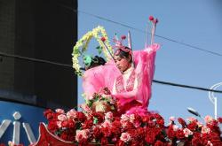 世界杯在哪买球 -呼和浩特土左旗：元宵社火巡游启幕 23支队伍盛装亮相气势如虹